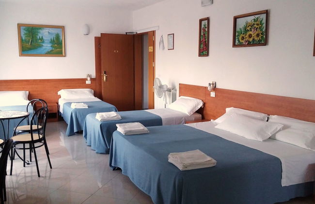 Venice Mestre Tourist Accommodation, Quiet Room With Wifi and Free Parking - Foto 3