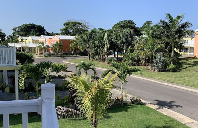 Idyllic Duplex with Ocean - Foto 1