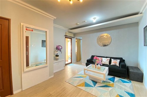 Foto 17 - Cozy Furnished 3Br At Grand Setiabudi Apartment