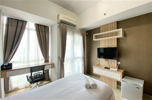 Photo 6 - Comfy Studio Room At Apartment Taman Melati Jatinangor