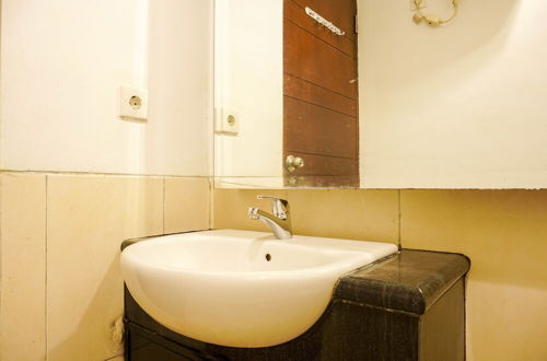 Photo 16 - Fully Furnished and Spacious 3BR Apartment at Mangga Dua Residences
