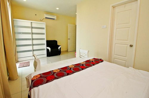 Photo 11 - StayNest Suites at Gurney Drive