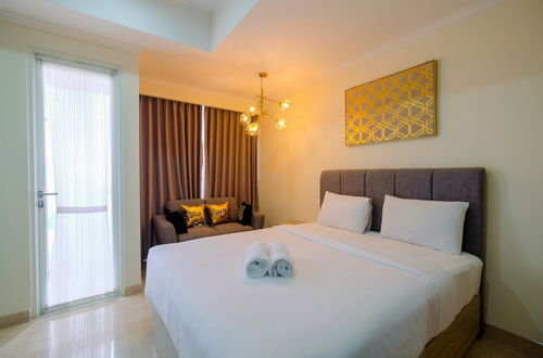 Photo 5 - Stylish Studio Room Menteng Park Apartment