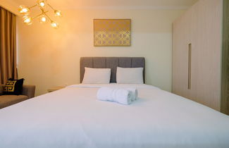 Photo 2 - Stylish Studio Room Menteng Park Apartment