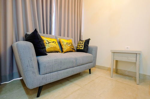 Photo 13 - Stylish Studio Room Menteng Park Apartment