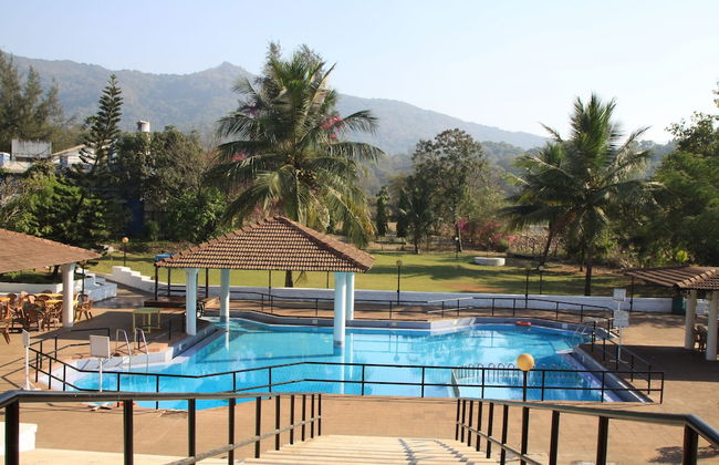 Chene Creek Resort - Photo 1