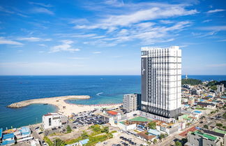 Photo 1 - Urbanstay Sokcho Deungdae Beach