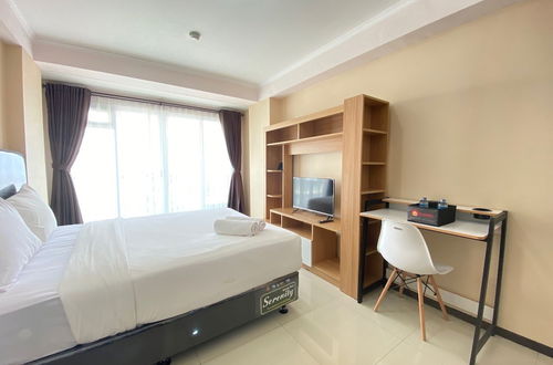 Photo 3 - Sunnyside Studio Room at Apartment Gateway Pasteur near Exit Toll Pasteur