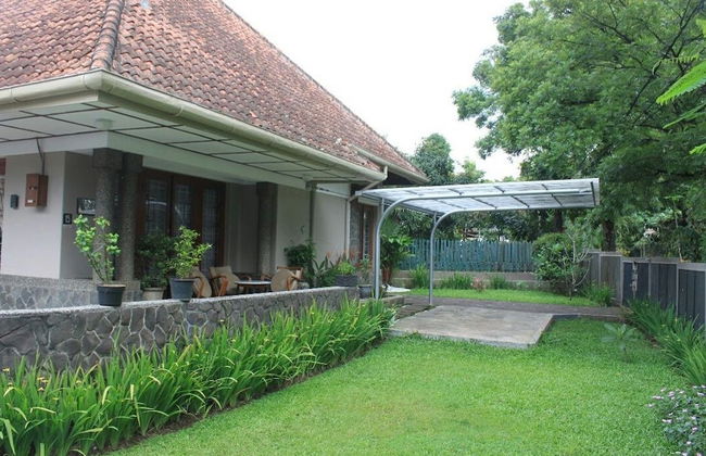 De Riau Cottage by HouseinBandung - Foto 50