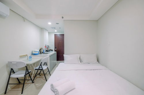Photo 1 - Fancy and Nice Studio at Daan Mogot City Apartment