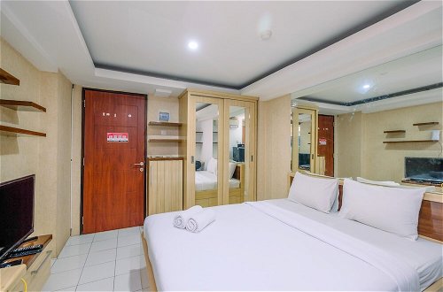 Foto 4 - Cozy And Simply Studio At Kebagusan City Apartment