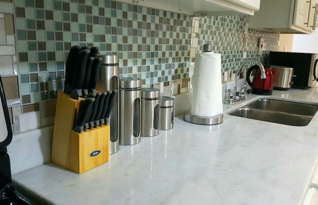 New Kingston Guest Apartment at Donhead - Photo 33
