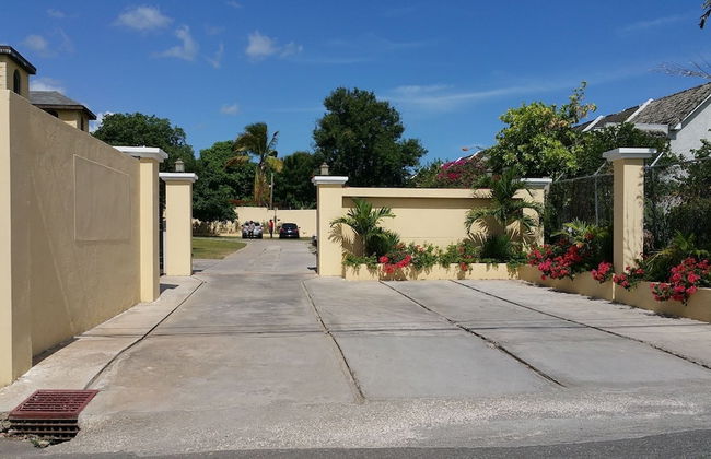 New Kingston Guest Apartment at Donhead - Photo 61
