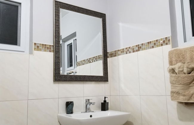 New Kingston Guest Apartment at Donhead - Photo 50