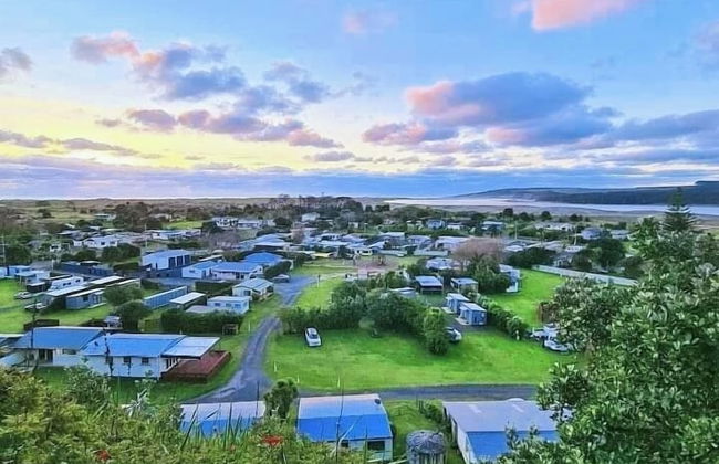 Port Waikato Holiday Park - Foto 1
