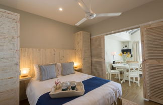 Photo 3 - Le Nautique Luxury Beachfront Apartments