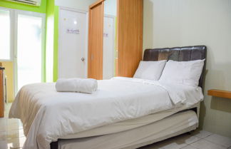 Foto 3 - Stylish and Comfortable Studio Green Pramuka Apartment