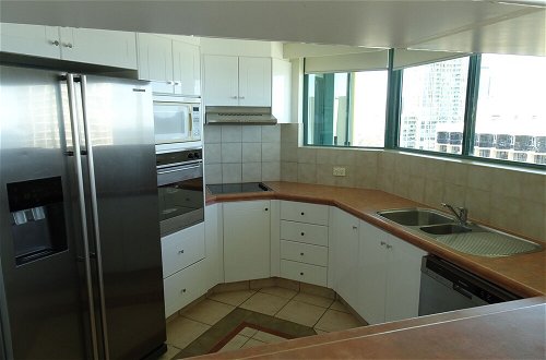 Photo 14 - 2 and 3 Bedroom Apartments within Crown Towers
