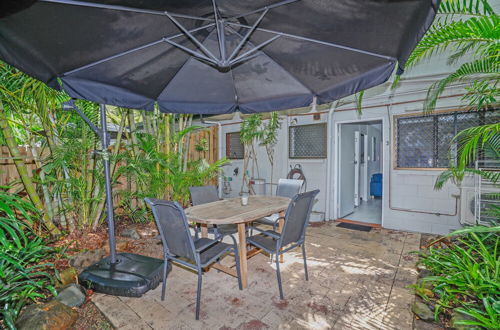 Foto 18 - Rare Modern Unit with Private Fenced Garden Close to the Beach PC3