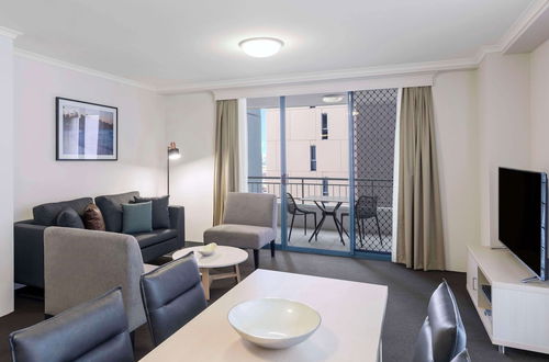 Photo 13 - Oaks Sydney Castlereagh Suites