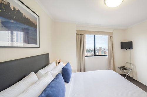 Photo 3 - Oaks Sydney Castlereagh Suites