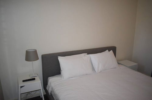 Photo 2 - Fantastic 1 Bedroom Apartment Near Kings Park & The City