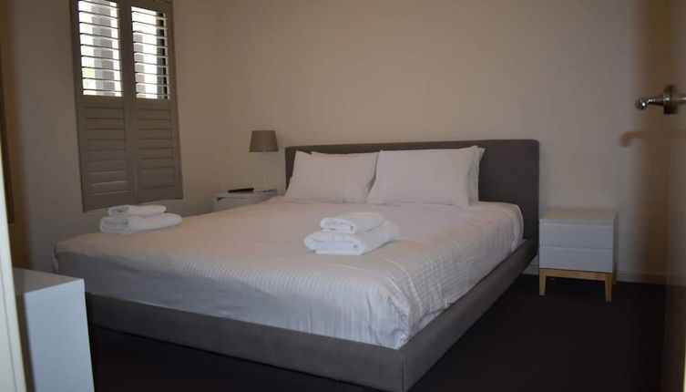 Photo 1 - Fantastic 1 Bedroom Apartment Near Kings Park & The City