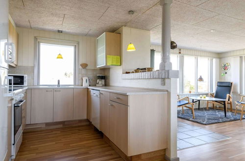 Photo 10 - 6 Person Holiday Home in Hvide Sande