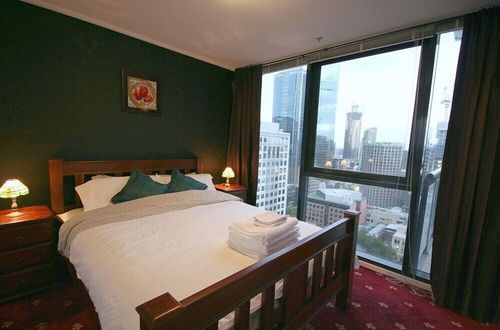 Foto 9 - Melbourne Stays - City Point Suite