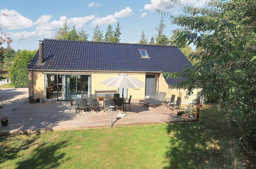 Foto 1 - 10 Person Holiday Home in Vaeggerlose