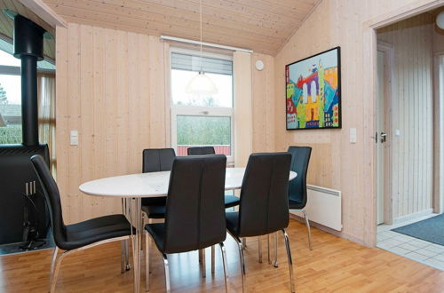 Photo 5 - 6 Person Holiday Home in Oksbol