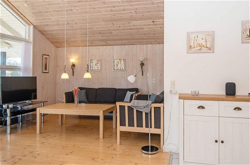 Foto 8 - 6 Person Holiday Home in Hemmet