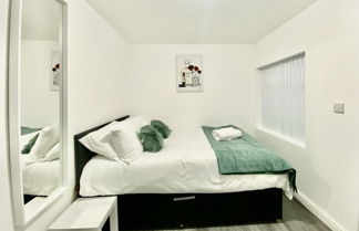 Photo 2 - Tong Apartments