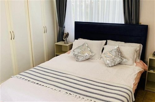 Photo 5 - Spacious Luxurious 4 Bedroomed Villa Karsayska