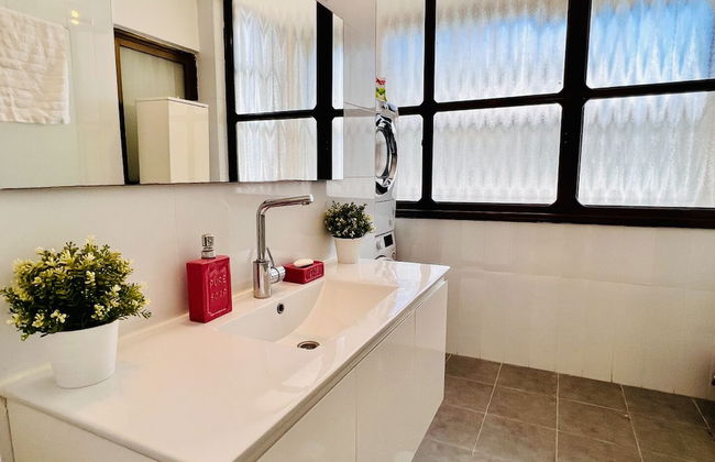 Elegant Apt with Balcony & Sea View by FeelHome - Foto 23