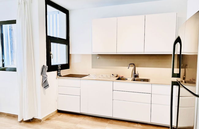 Elegant Apt with Balcony & Sea View by FeelHome - Foto 9