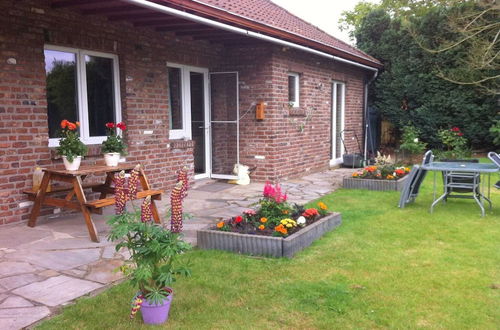 Foto 10 - Dreamy Holiday Home in Sweikhuizen With Swimming Pool, Garden