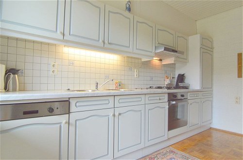Foto 4 - Dreamy Holiday Home in Sweikhuizen With Swimming Pool, Garden