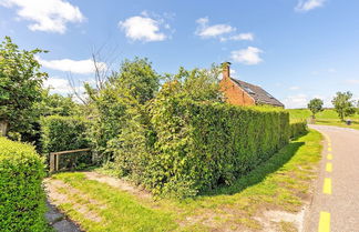 Photo 2 - Snug Holiday Home in Nieuwvliet near Beach & Nature Reserve