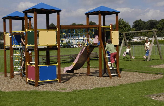 Lakes and Woodlands Overstone Holiday Park - Foto 26