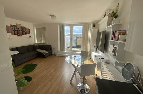 Photo 1 - Captivating 1-bed Apartment in Barking