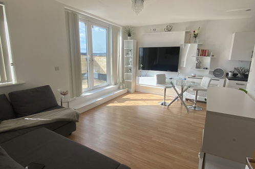 Photo 20 - Captivating 1-bed Apartment in Barking