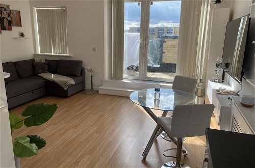 Photo 24 - Captivating 1-bed Apartment in Barking