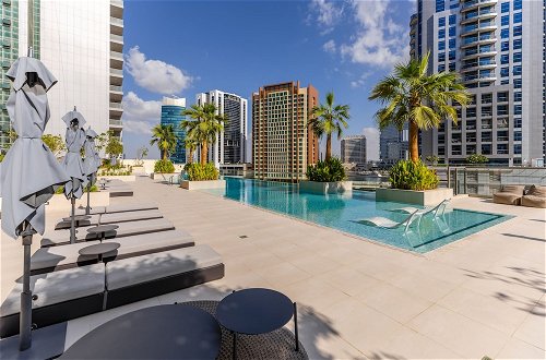 Foto 23 - Maison Privee - Classy Urban Retreat w/ Amazing Dubai Canal Views