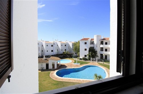 Photo 12 - Vilamoura Shine Garden With Pool by Homing