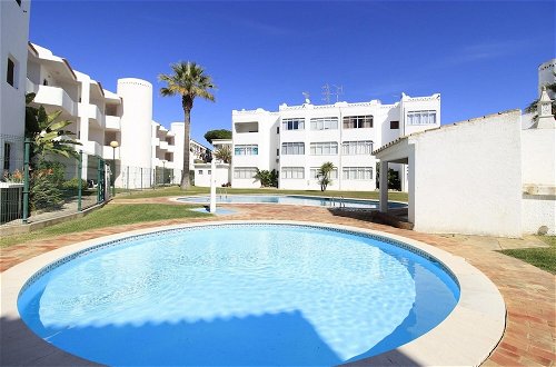 Photo 5 - Vilamoura Shine Garden With Pool by Homing