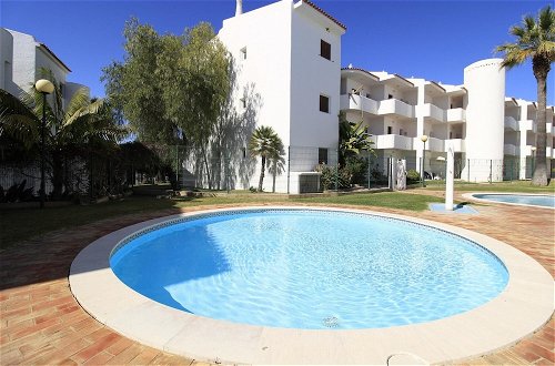 Photo 7 - Vilamoura Shine Garden With Pool by Homing