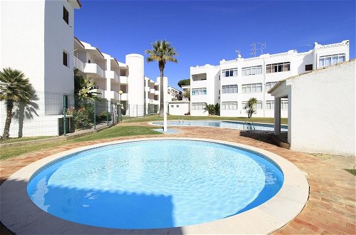 Photo 6 - Vilamoura Shine Garden With Pool by Homing