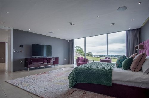 Photo 41 - Bryn House - Luxurious 5 Bedroom Holiday Home - Penmaen
