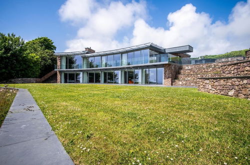 Photo 8 - Bryn House - Luxurious 5 Bedroom Holiday Home - Penmaen